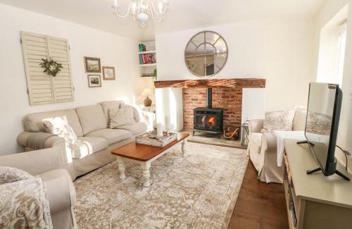 Beaumaris House | Brook Cottage