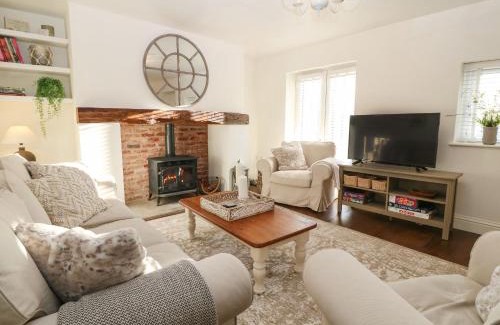 Beaumaris House | Brook Cottage