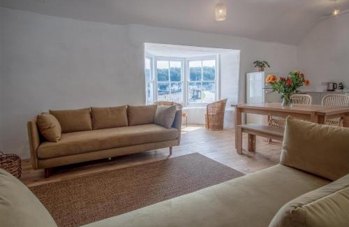 St Brides House | Brook Cottage Green - 2 Bedroom Cottage - Dale