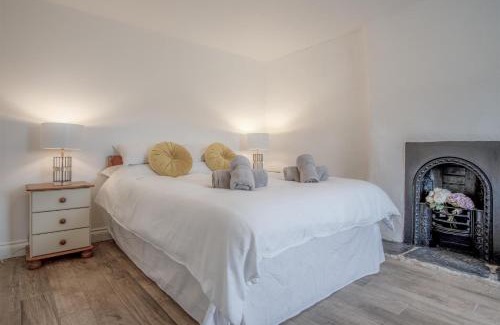 St Brides House | Brook Cottage Green - 2 Bedroom Cottage - Dale