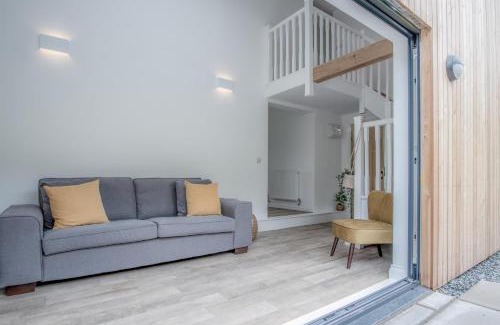 St Brides House | Brook Cottage Green - 2 Bedroom Cottage - Dale