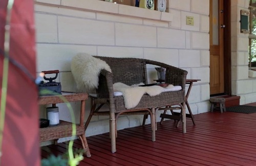 Mount Dandenong Cabin | Brook Cottage: Private rainforest with river