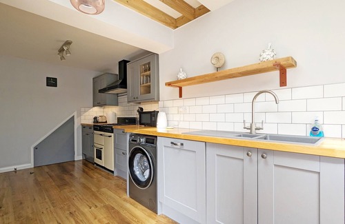 Emsworth Cottage | Brook House - Emsworth - a cottage that sleeps 6 guests in 3 bedrooms