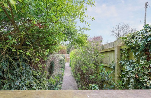 Berkeley Cottage | Brook House - UK43013