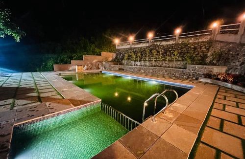 Lakkidi Villa | Brooke hills falls view