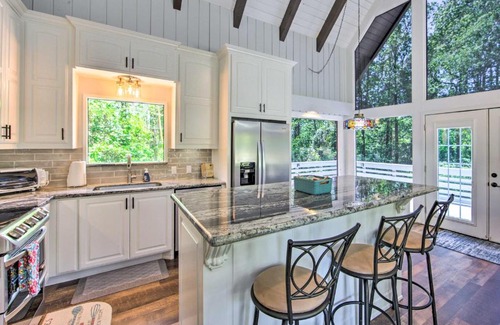 Brookeland House | Brookeland Resort Cabin with Golf and Lake Access