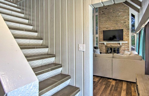 Brookeland House | Brookeland Resort Cabin with Golf and Lake Access