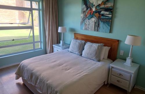 Summerstrand Apartment | Brookes Hill suites no 18