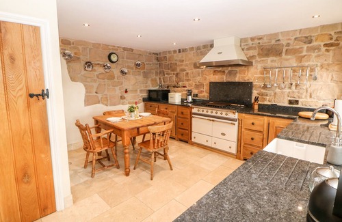 Holestone Moor House | BROOKFIELD, family friendly, character holiday cottage in Tansley