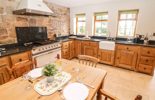Holestone Moor House | BROOKFIELD, family friendly, character holiday cottage in Tansley