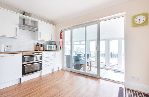 Trenance Cottage | Brookfield, lovely sea views of Mawgan Porth beach