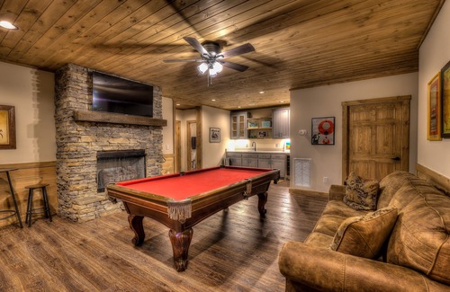 McCaysville Cabin | Brookhaven Mountain View ~ Fast Internet ~ Hot Tub