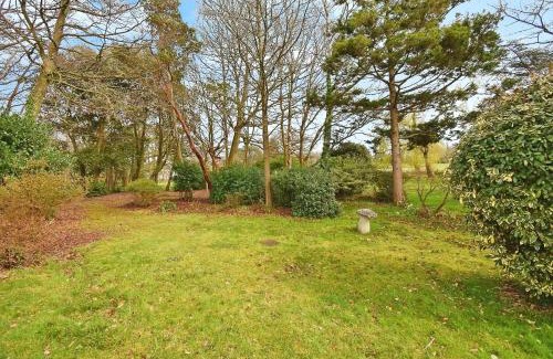 Netley Apartment | Brooklands Farm Hamble River Apartment with river frontage and garden