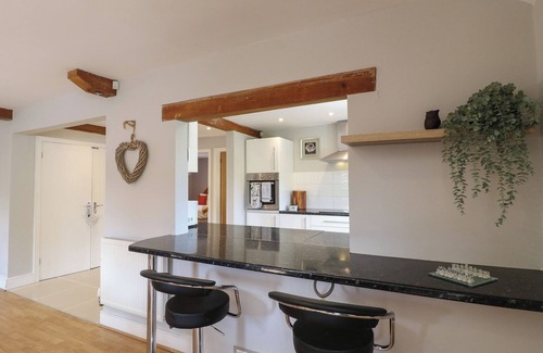 Windley Cottage | BROOKLEY BARN, pet friendly, with a garden in Duffield