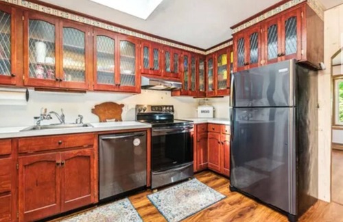Brooklyn House | Brooklyn Bear Den: Charming 2-bedroom house