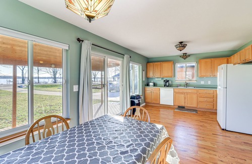 Brooklyn Cottage | Brooklyn Cottage w/Dock - Steps To Wamplers Lake!