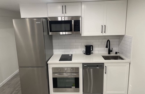Homecrest House | Brooklyn Gem: Steps from Prospect Park, Modern Comforts & Easy Manhattan Access