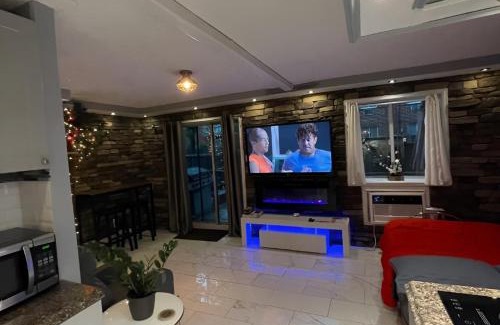 Georgetown Apartment | Brooklyn Luxury Spring Retreat with Private Outdoor Space