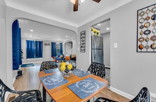 Brooklyn House | Brooklyn Townhome|9 Miles to Downtown|Sleeps 5