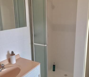 Norlane Apartment | BROOKS,BFast,WiFi,Nflx,Walk2Shop,Liquor,Food