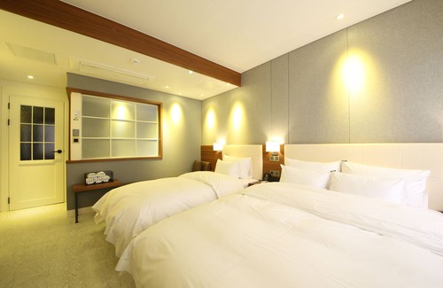 Chungmu Hotel | Brooks Hotel