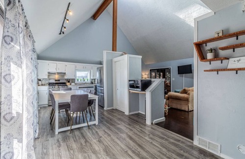Farmington House | Brookside Bliss Centrally Located!