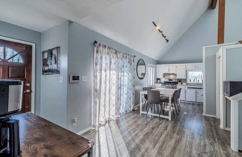 Farmington House | Brookside Bliss Centrally Located!