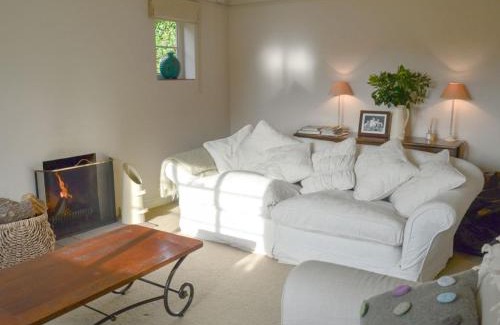 New Forest District House | Brookside Cottage