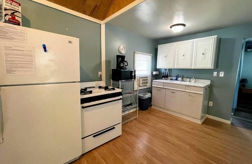 Grawn House | Brookside Cottages and Resort Wyandotte Cottage