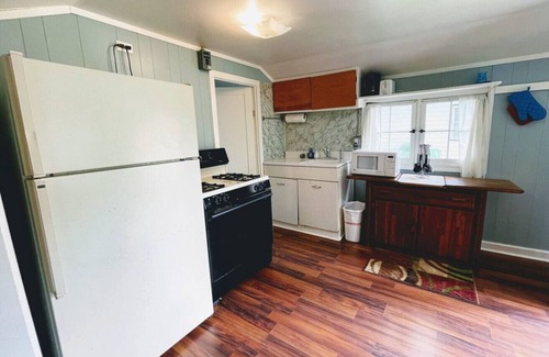 Grawn House | Brookside Cottages and Resort Tumblein Cottage