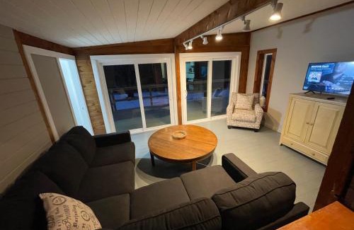 Goshen House | Brookside Hideaway, Brook Road Inn