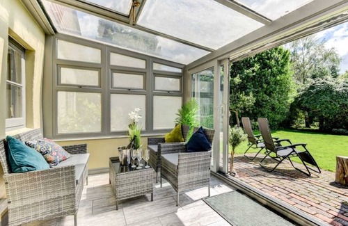 Pulborough House | Brookside House with Hot Tub, Pulborough