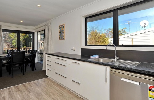 Christchurch House | Brookside - Spacious, modern home in Ilam