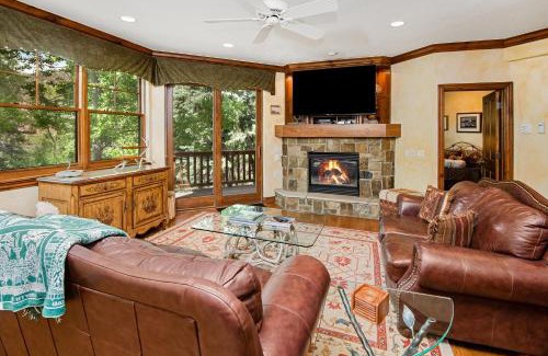 Avon House | Brookside Townhome #303