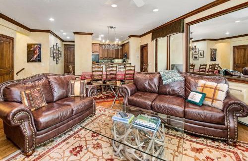 Avon House | Brookside Townhome #303