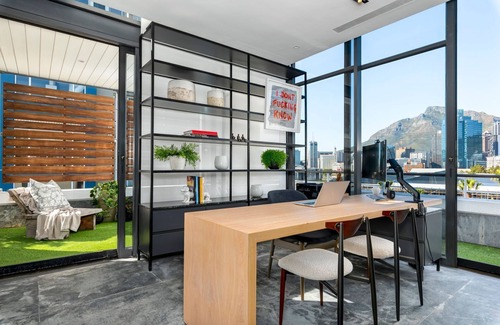 Victoria and Alfred Waterfront Apartment | Brookstone Penthouse