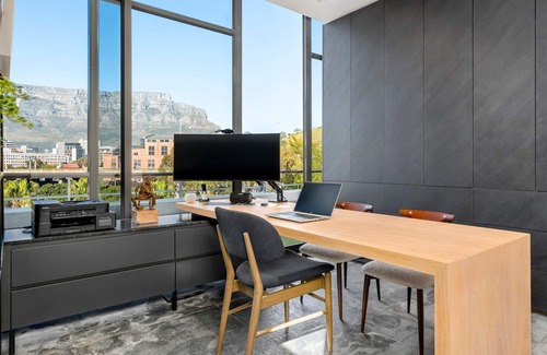 Victoria and Alfred Waterfront Apartment | Brookstone Penthouse