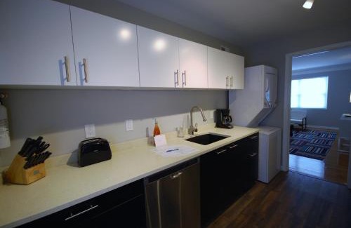 Brookwood Hotel | Brookwood Courtyard by BCA Furnished Apartments BCC1B 10 J