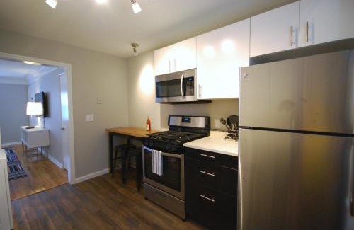 Brookwood Hotel | Brookwood Courtyard by BCA Furnished Apartments BCC2B 10 J