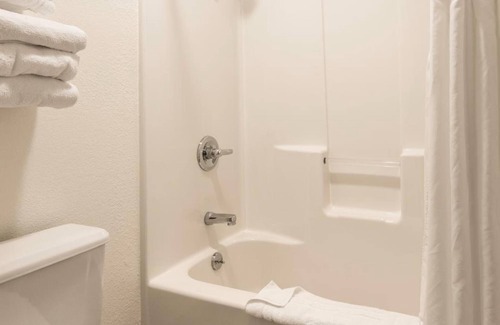 Branson Hotel | Brookwood Inn