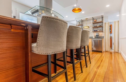 Salem House | Broom & Board