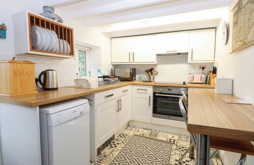 East Rudham Cottage | BROOM COTTAGE, pet friendly, character holiday cottage in East Rudham