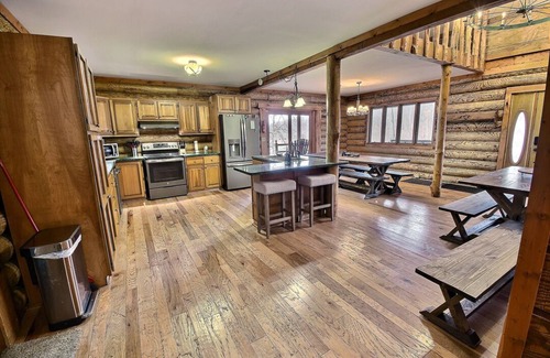 Bedford Cabin | Broomsage Cabin - Enjoy the peace of nature