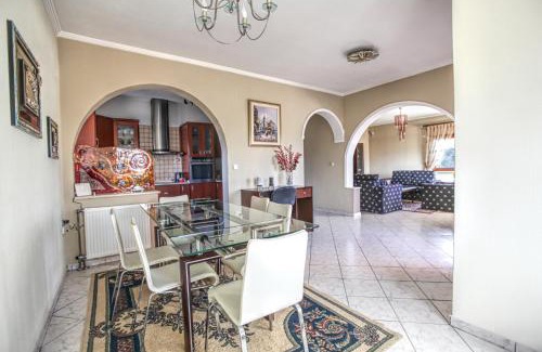 Mavromati Apartment | Brothers Berry Home