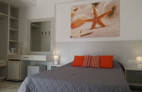 Ios Bed & Breakfast | Brothers Hotel Deluxe Double room.