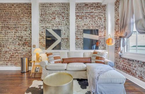Historic District - North Apartment | Broughton Bliss Loft- City Market Plant Riverside