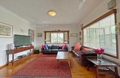 Broulee House | Broulee Pet Friendly Coastal Delight