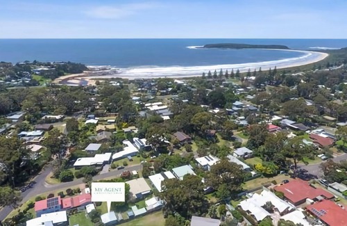Broulee Cabin | Broulee Surf Shack - Walk to the beach
