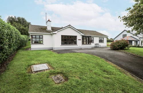 Ballyshannon House | BROW O' THE HILL, pet friendly in Ballyshannon, County Donegal