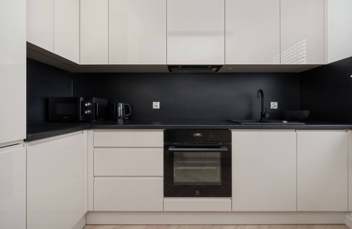 Srodmiescie Apartment | Browary Wrocławskie 244 | Large Apartment | Desk
